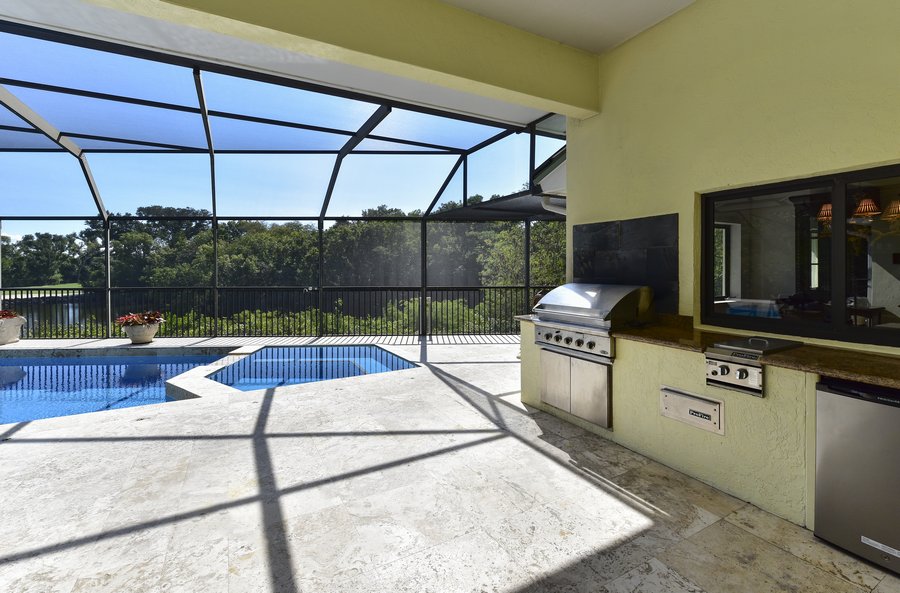 Outdoor Kitchen